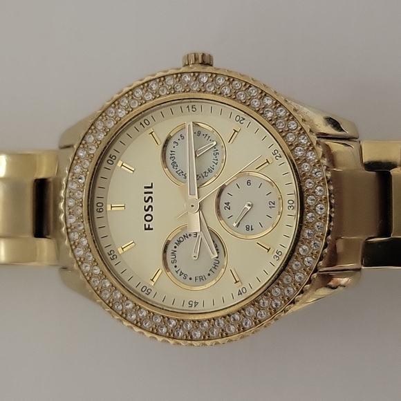 Womens Watch - Picture 2 of 5